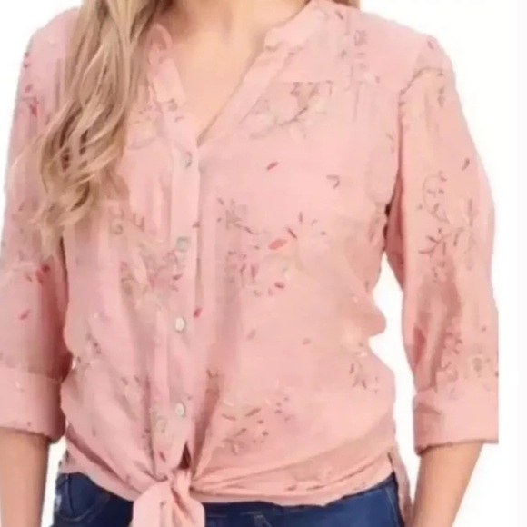 fig and flower Tops - Anthropologie Fig & Flower Embroidered Floral Button Down Roll Tab Sleeve